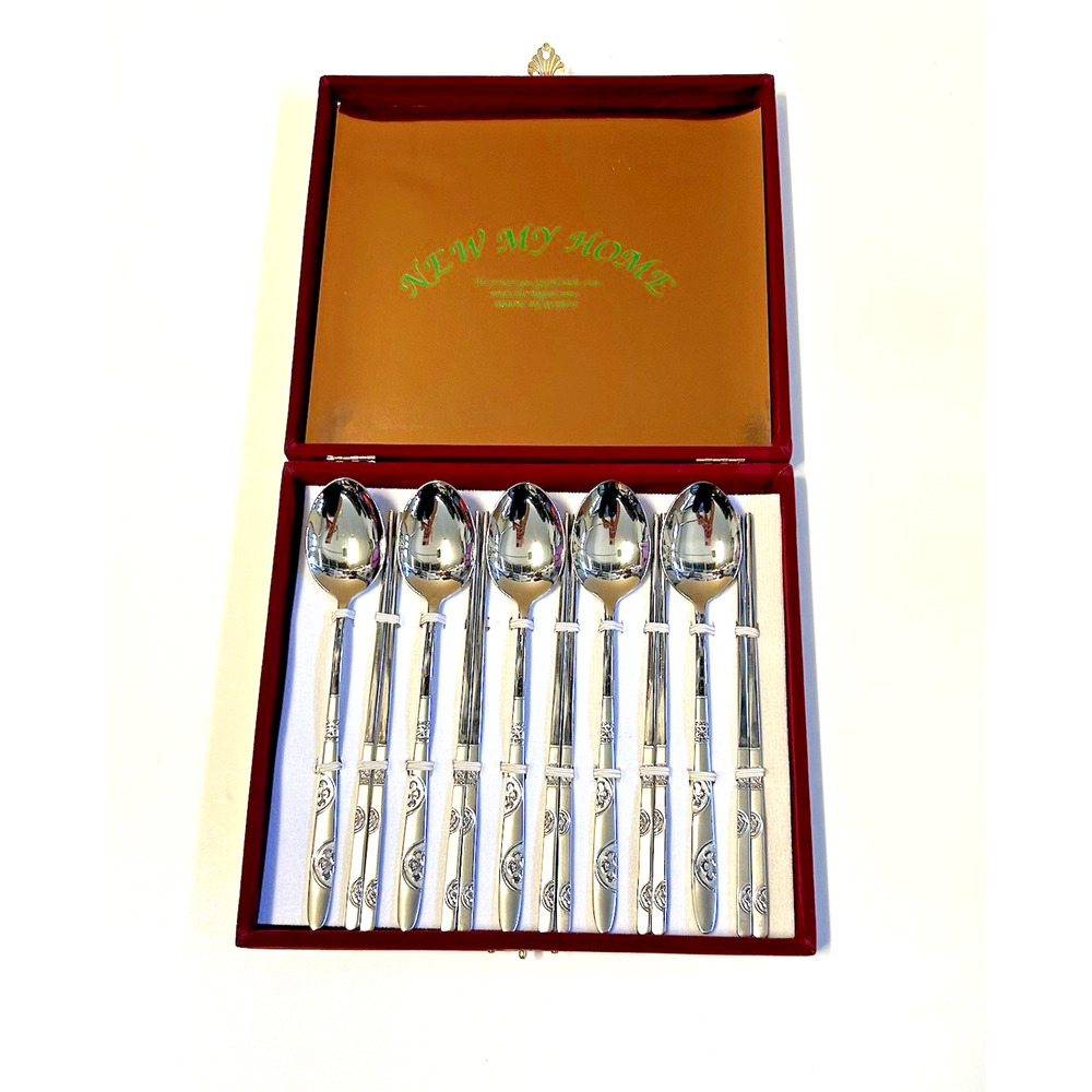 VINTAGE FLATWARE SET OF 5 SPOON AND 5PAIR OF CHOPSTICKS MADE IN KOREA.